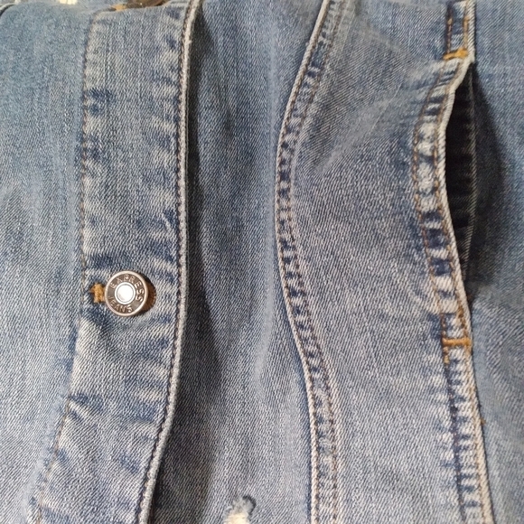 EXPRESS rose embroidered denim jacket - Picture 11 of 15
